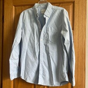 NWOT light blue button up. American Eagle. Size M